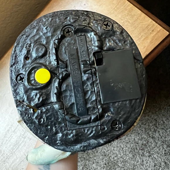 Spirit Halloween Crawling Monster Hand Addams Family Thing Animated Decor - Picture 8 of 12